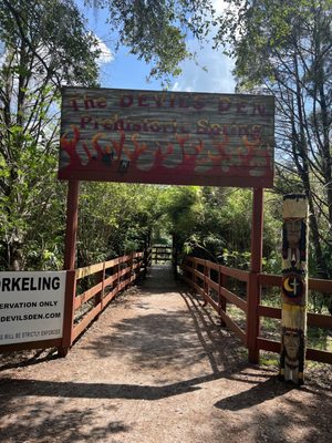 Devil's Den Prehistoric Spring and Campground by null
