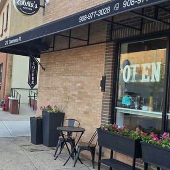 Elvita's Kitchen - Haitian Near Me - Elizabeth, New Jersey