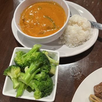 Thai D'Lish - Red Curry - Thai Near Me - Quincy, Illinois
