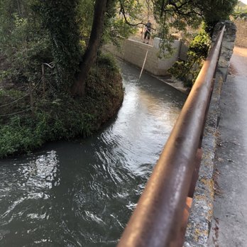Le Moulin de la Roque - Fishing in the river for Catfish. But only caught carp. So many bones! - Vacation Rentals Near Me - Noves, 13
