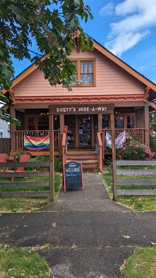Dusty’s Hideaway by null