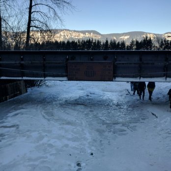 Multnomah Falls - Frozen stream - Hiking Near Me - Bridal Veil, Oregon Multnomah Falls - Frozen stream - Hiking Near Me - Bridal Veil, Oregon