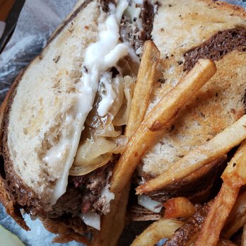 Pig Minds Brewing - Patty melt - Brewpubs Near Me - Machesney Park, Illinois Pig Minds Brewing - Patty melt - Brewpubs Near Me - Machesney Park, Illinois