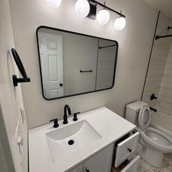 Green Diamond Commercial Cleaning - Bathroom - Home Cleaning Near Me - Tacoma, Washington Green Diamond Commercial Cleaning - Bathroom - Home Cleaning Near Me - Tacoma, Washington