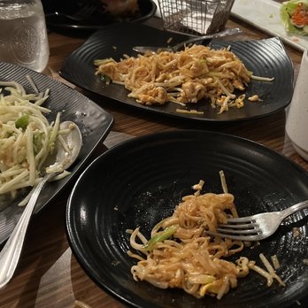Sumran Thai Cuisine - Papaya Salad and Pad Thai - Thai Near Me - Westminster, California