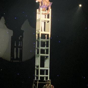 Golden Dragon Acrobats - Amazing Balancing Ladder Act - Performing Arts Near Me - Stateline, Nevada