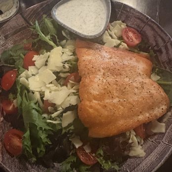 Incline on 9th - Seared salmon salad - Cocktail Bars Near Me - Kansas City, Missouri