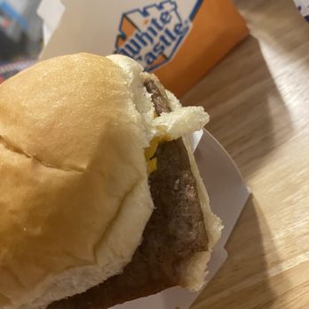 White Castle - CHEESE SLIDER CAL 170-180 - Burgers Near Me - Goodyear, Arizona