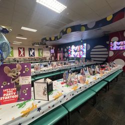 Chuck E Cheese's