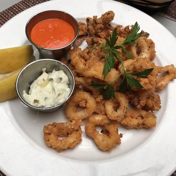 Bodega Malbec - Fried Calamari and that awesome red pepper sauce - Argentine Near Me - Toluca Lake, California Bodega Malbec - Fried Calamari and that awesome red pepper sauce - Argentine Near Me - Toluca Lake, California