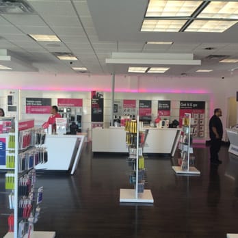 T-Mobile - Mobile Phones Near Me - La Quinta, California T-Mobile - Mobile Phones Near Me - La Quinta, California