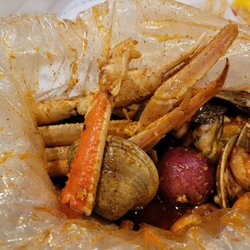 Cap't Loui - Crab Leg and shrimp combo with mussels.