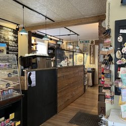 ginnys - Ordering counter.