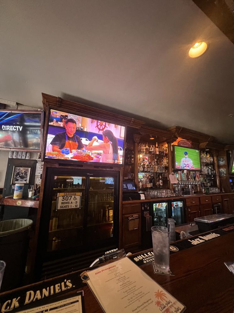 Ausiello’s 5th Street Grill