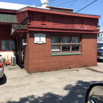 Geraci’s Barber Shop - Back entrance area. Limited parking back there, but it's often available. - Barbers Near Me - York, Maine Geraci’s Barber Shop - Back entrance area. Limited parking back there, but it's often available. - Barbers Near Me - York, Maine