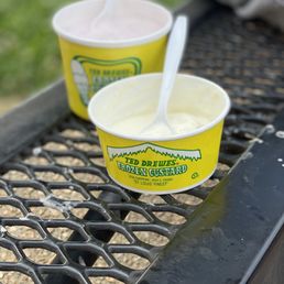 Micro lemon crumb concrete, mini raspberry concrete Micro lemon crumb concrete, mini raspberry concrete