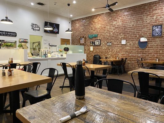 Lola’s Kitchen by null