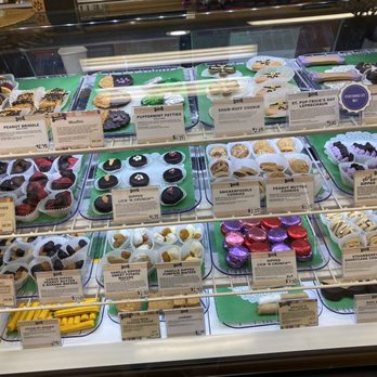 Lucy's Dog Bakery & Spa - Pet Stores Near Me - Bradenton, Florida