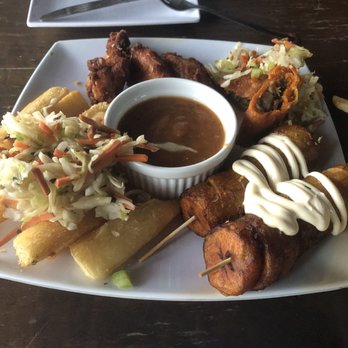 Roxanne's - Sampler Platter - Lounges Near Me - Long Beach, California