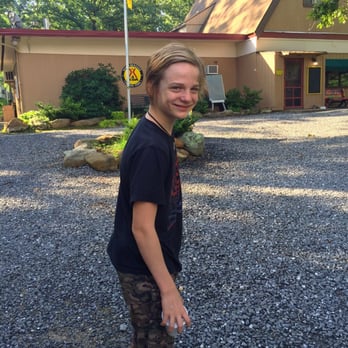 Harrisonburg/Shenandoah Valley KOA - Walking happily to the camp store! - Campgrounds Near Me - Broadway, Virginia