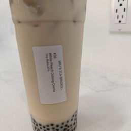 White Peach Oolong Crema with Tiny Boba