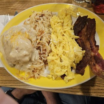 Running Bear Pancake House - Papa Bear - Breakfast & Brunch Near Me - West Yellowstone, Montana