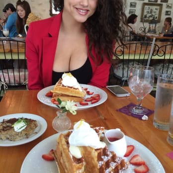 Cream Pot - Favorite place for brunch - Breakfast & Brunch Near Me - Honolulu, Hawaii Cream Pot - Favorite place for brunch - Breakfast & Brunch Near Me - Honolulu, Hawaii