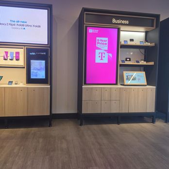 T-Mobile Experience Store - Mobile Phones Near Me - Las Vegas, Nevada T-Mobile Experience Store - Mobile Phones Near Me - Las Vegas, Nevada