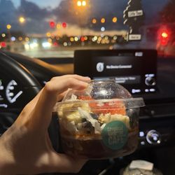 Tropical Smoothie Cafe - Açaí bowl