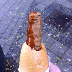 Hot Dog Station - Einfachster Hot dog - nur mit Ketchup. Aber verdammt lecker. ;)