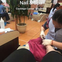 Very clean, very big place!  Let's see how my nails turn out!
