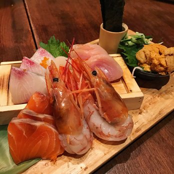 Kingyo Izakaya - Assorted Sashimi (5 Types) + Uni - Japanese Near Me - Toronto, Ontario