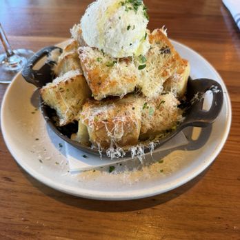 North Italia - White Truffle Garlic Bread - Pizza Near Me - Irvine, California North Italia - White Truffle Garlic Bread - Pizza Near Me - Irvine, California