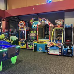HWY 12 Amusements - Broken machines