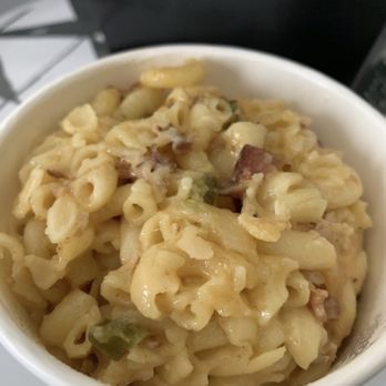 Meat's Meat - a bowl of macaroni and cheese - Barbeque Near Me - Mattituck, New York