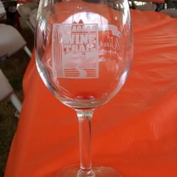 Niagara USA Wine Festival - This glass may look empty, but it can easily be refilled!