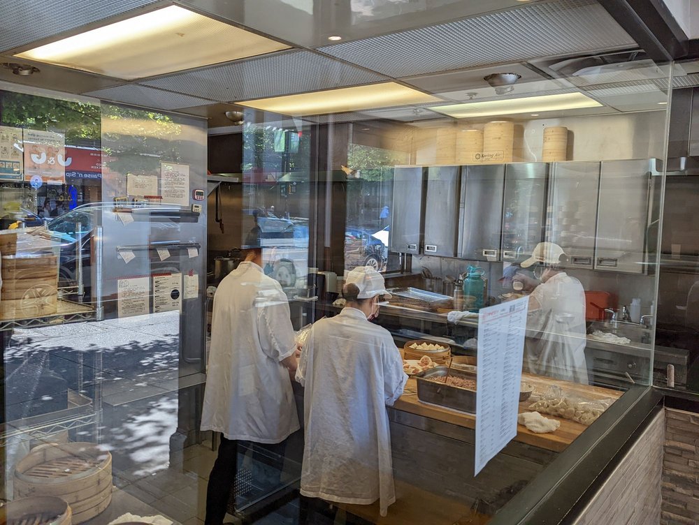 Dinesty Dumpling House