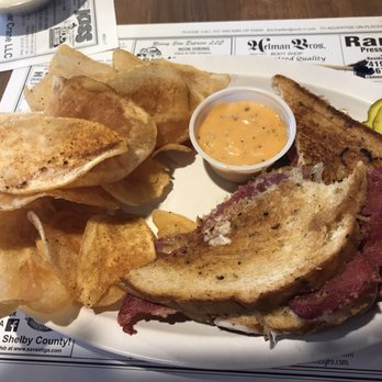 The Inn Between - Awesome Rueben and bay chips. - American Near Me - Botkins, Ohio