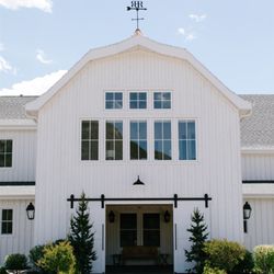 Bluebird Park City - The stunning River Bottoms Ranch was the perfect setting for this simple and elegant wedding.