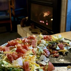 Tide Pool Pub & Pool - Delicious 12" Taco Pizza (minus onions)