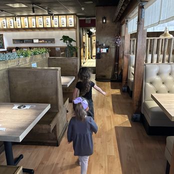 Japanese Castle Sushi & Roll - Paramount  - Sushi Bars Near Me - Paramount, California
