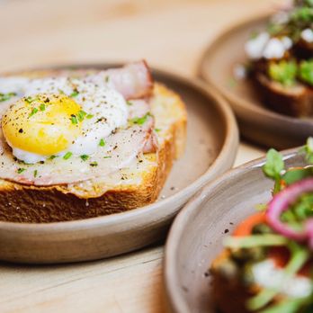 Queenstage Coffee House - Ham, gruyere on toasted brioche and poached egg - Coffee & Tea Near Me - Encinitas, California Queenstage Coffee House - Ham, gruyere on toasted brioche and poached egg - Coffee & Tea Near Me - Encinitas, California
