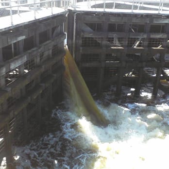 Phipps Park - The lock opening up just enough to allow 14 ft of water to drain in - Parks Near Me - Stuart, Florida