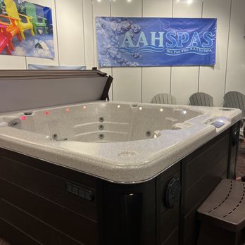 Aahs Spas - Made In Kansas - display - Hot Tub & Pool Near Me - Hillsboro, Kansas