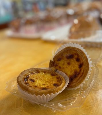 Suzanne's Cake & Pastry by null