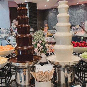 Cafe Sierra - 2 chocolate fountains! - New American Near Me - Universal City, California