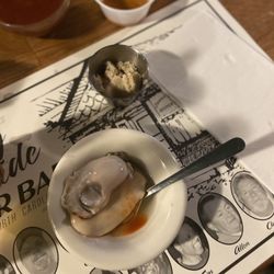 Sunny Side Oyster Bar - Steamed oysters