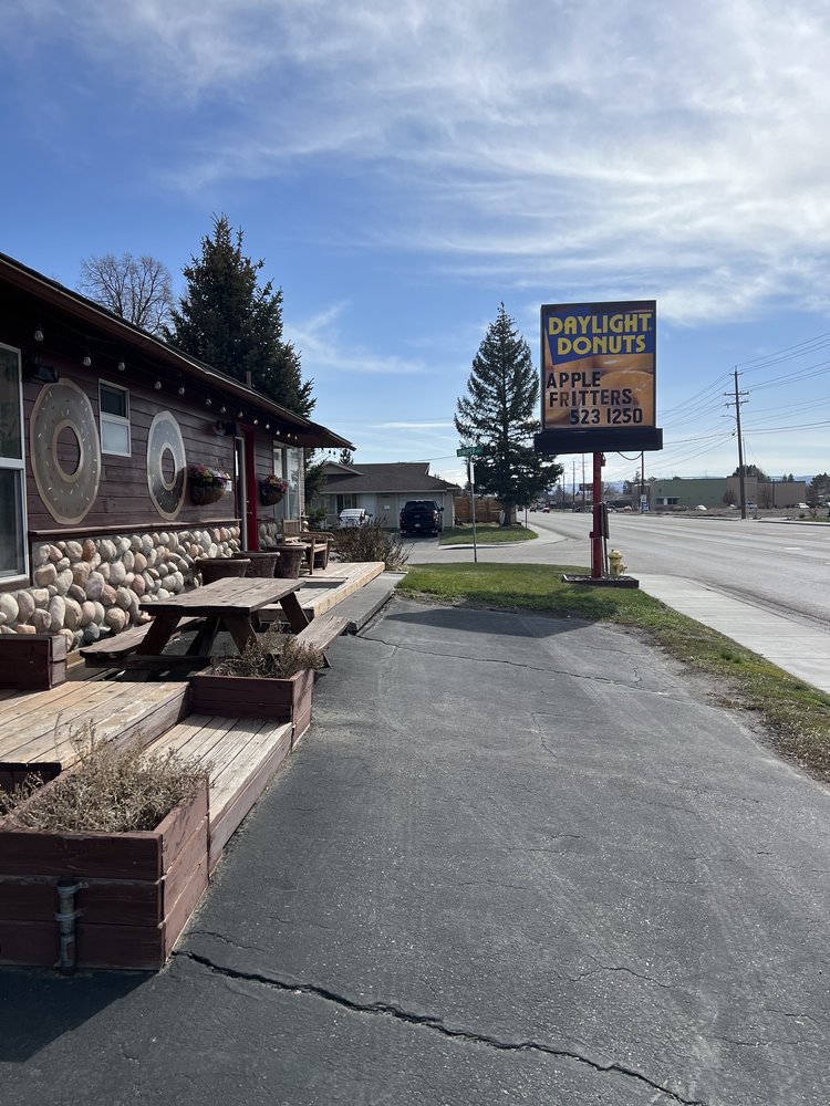 DAYLIGHT DONUTS Updated August 2024 23 Reviews 1225 E 17th St