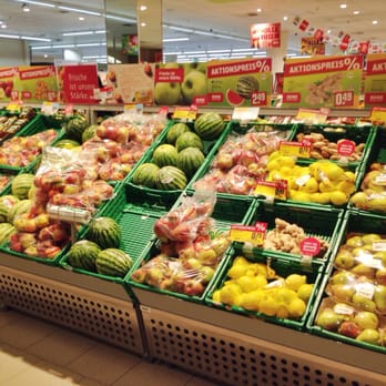 REWE - Obst- und Gemüseabteilung - Grocery Near Me - Hamburg, HH