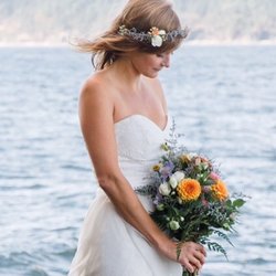 Studio Full Bloom - The lovely, gracious and beautiful bride Kate!! Thank you for sharing your photos with us   @juliejagt #stunningthescenery #westcoastwe